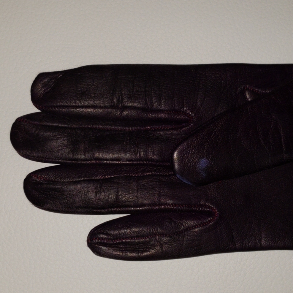 Gloves - Picture 4 of 6
